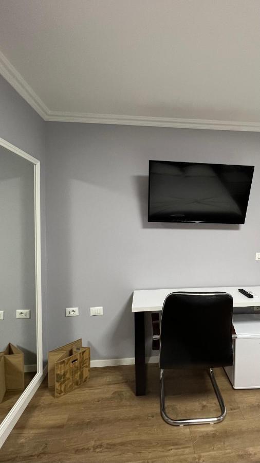 Vila 90 Boutique Hotel تيرانا المظهر الخارجي الصورة